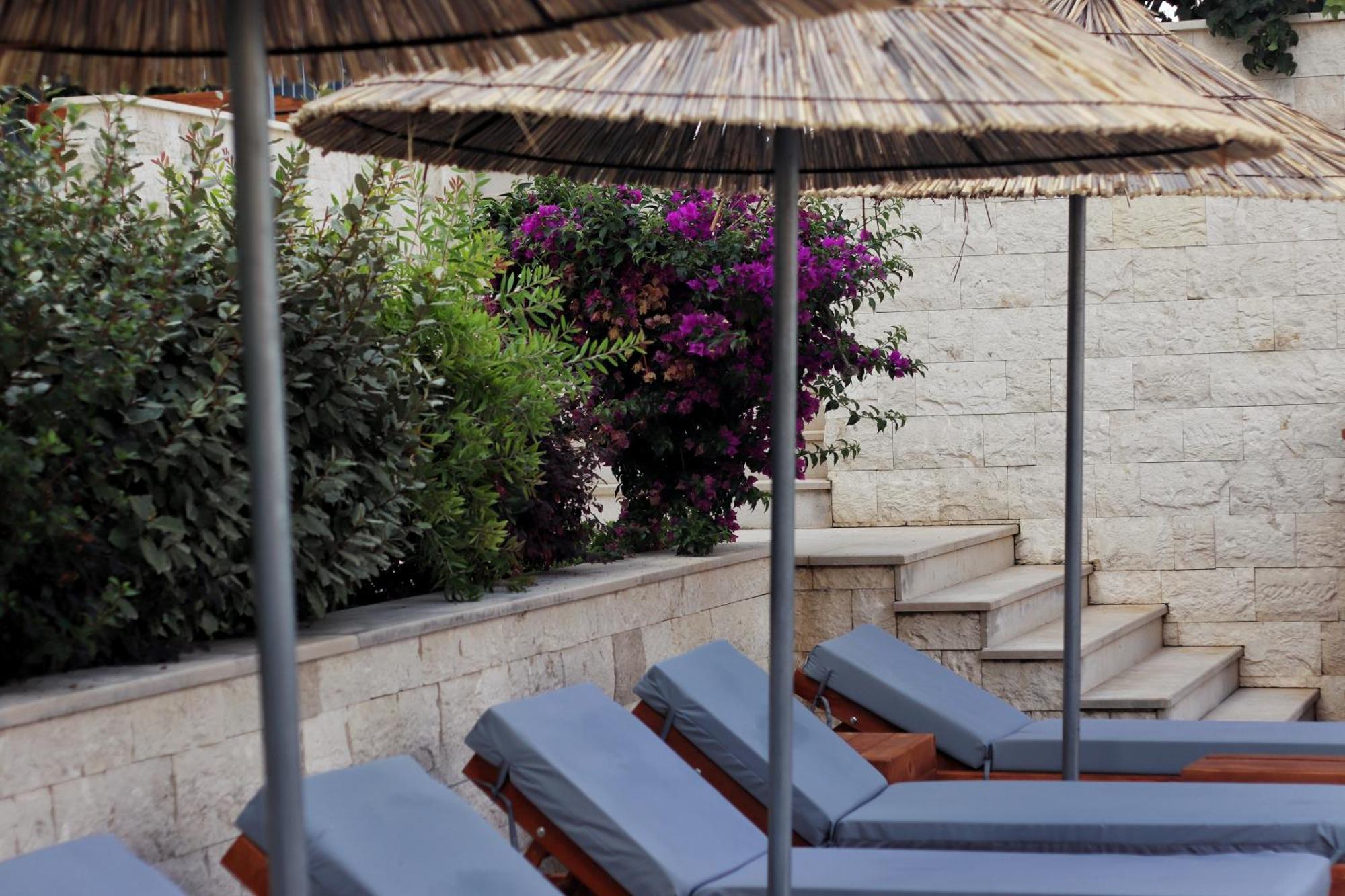 Golden Beach Suites Sarande Exterior photo